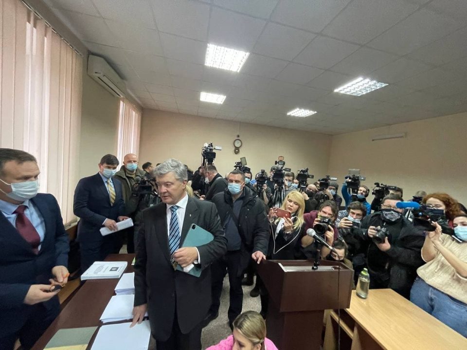 Печерский суд Киева рассматривает решение об аресте Порошенко по делу о госизмене - рис. 2