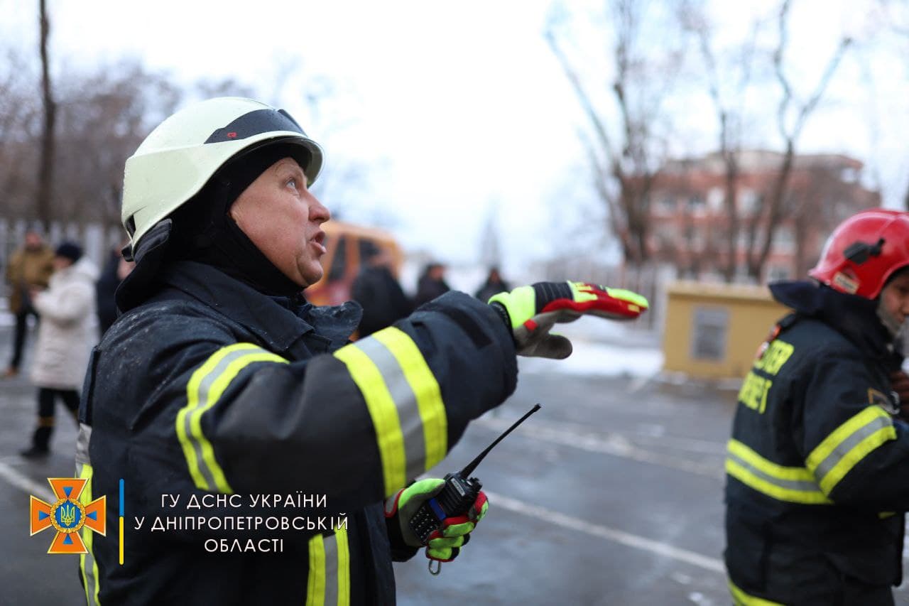 Пожар в днепровском офисе «АТБ» удалось локализовать: подробности от спасателей (Фото) - рис. 4