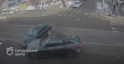 В Днепре Maserati на большой скорости влетел в Volkswagen (Видео) - рис. 21