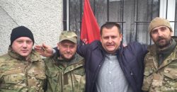 Флаг возле горсовета Днепра: Ярош поздравил Филатова с уголовным делом в Беларуси - рис. 3