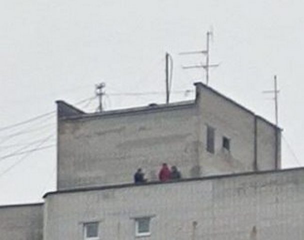 В разных частях Днепра на крышах были замечены подозрительные люди - рис. 3