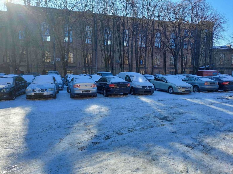 В Верховном Суде Украины опровергли информацию о пропаже служебных автомобилей - рис. 1