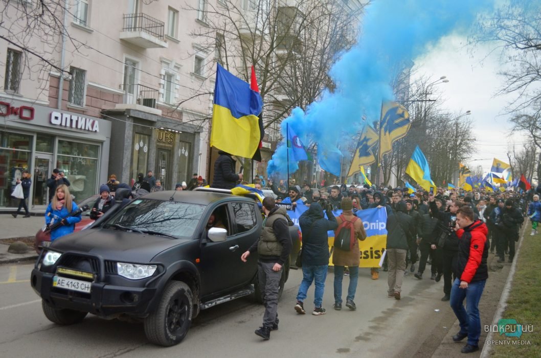 В Днепре ко Дню Герба Украины провели масштабный Марш единства (Фото) - рис. 24