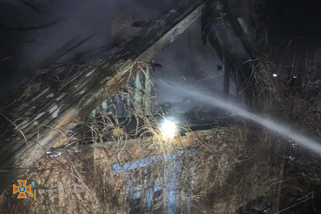 В Покровском районе Кривого Рога сгорел жилой дом (Фото) - рис. 4