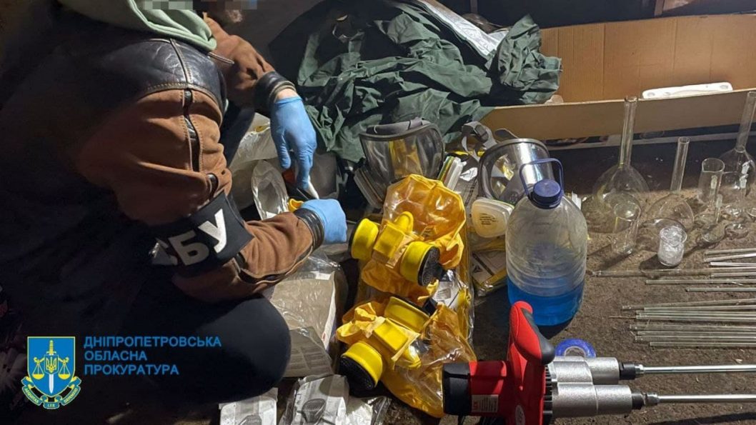 Зарабатывали до миллиона в месяц: на Днепропетровщине ликвидировали нарколабораторию - рис. 2