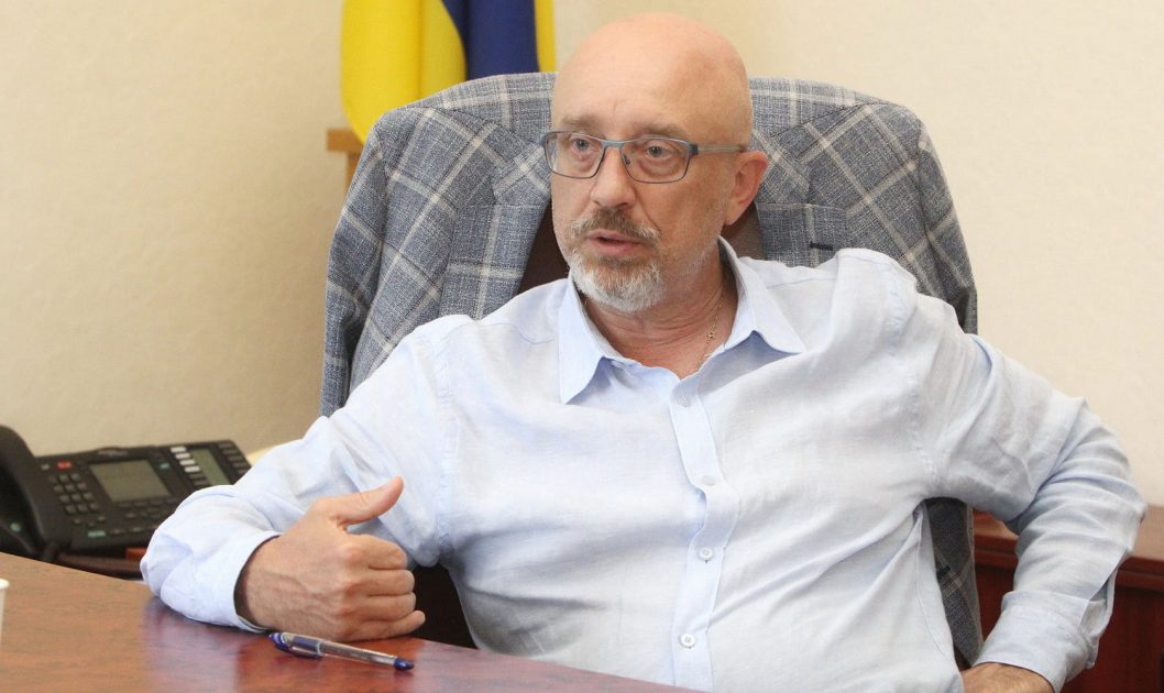 Министр обороны Украины заявил о необходимости легализации оружия в стране - рис. 1