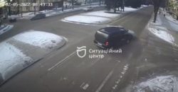 В Днепре на проспекте Гагарина микроавтобус протаранил ВАЗ - рис. 11