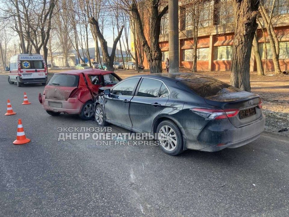 В Днепре на проспекте Хмельницкого произошла авария: пострадали дети - рис. 3