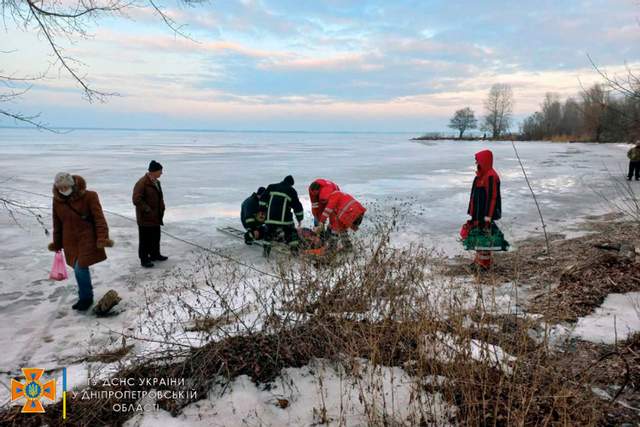 На Днепрпетровщине два рыбака провалились под лёд: один из них погиб - рис. 3