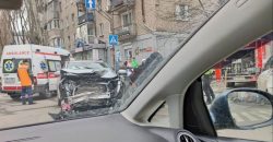 Автомобили «всмятку»: в центре Днепра на большой скорости столкнулись легковушки - рис. 5