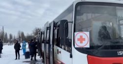 Российские оккупанты атаковали гуманитарный коридор в Мариуполе - рис. 6
