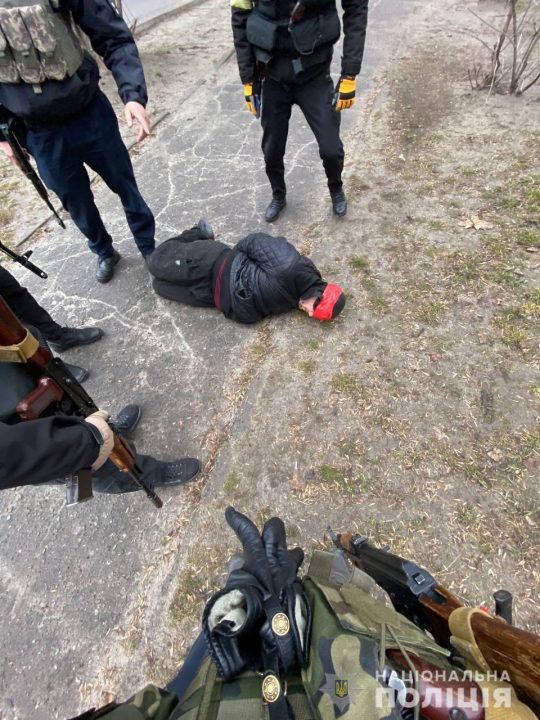 В Каменском задержали вооруженных мужчин, которые хотели заняться мародерством - рис. 3