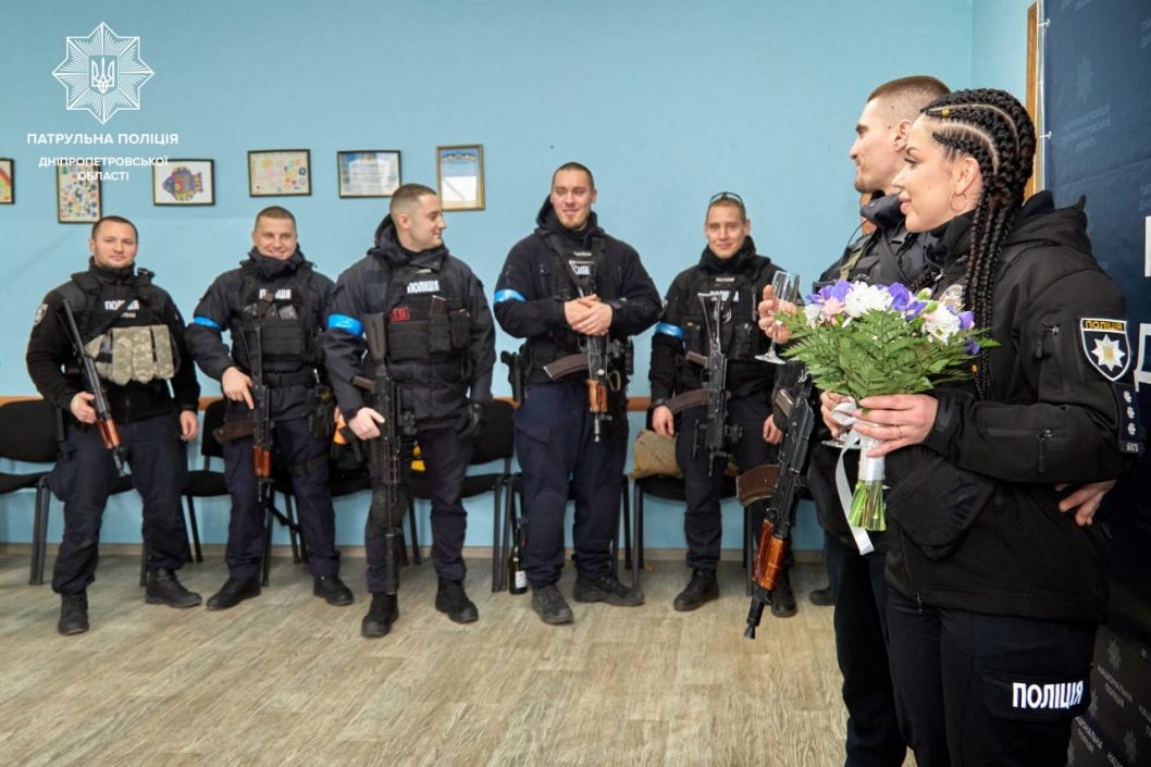 Любовь во время войны: в рядах днепровской полиции образовалась новая семейная пара - рис. 4