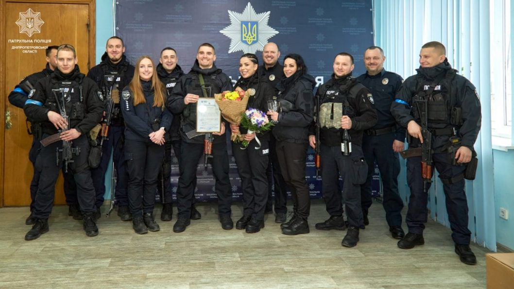 Любовь во время войны: в рядах днепровской полиции образовалась новая семейная пара - рис. 6