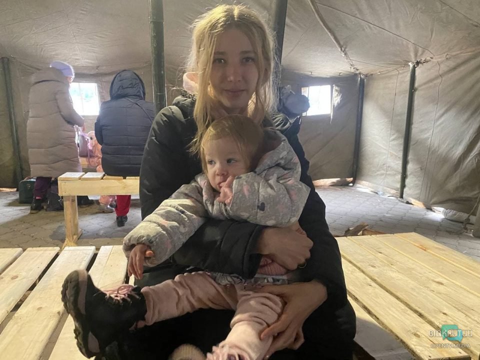 Ситуация на вокзале Днепра: эвакуировать разрешили домашних животных (Фото) - рис. 4