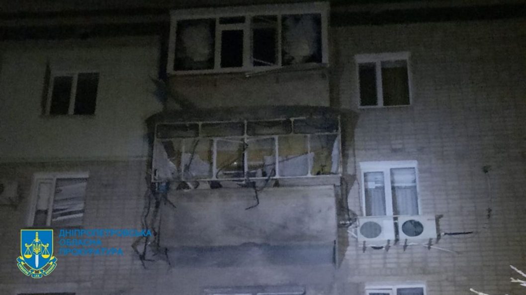 Оккупанты обстреляли из «Градов» многоэтажные дома в Днепропетровской области - рис. 2