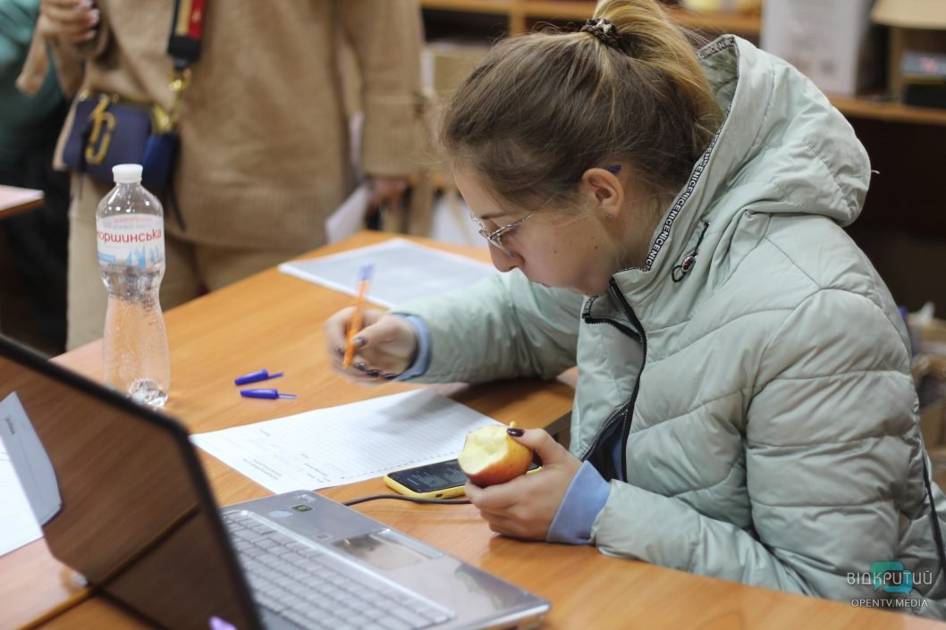 В Днепре перенесли волонтерский штаб: как он работает сейчас (Фоторепортаж) - рис. 7