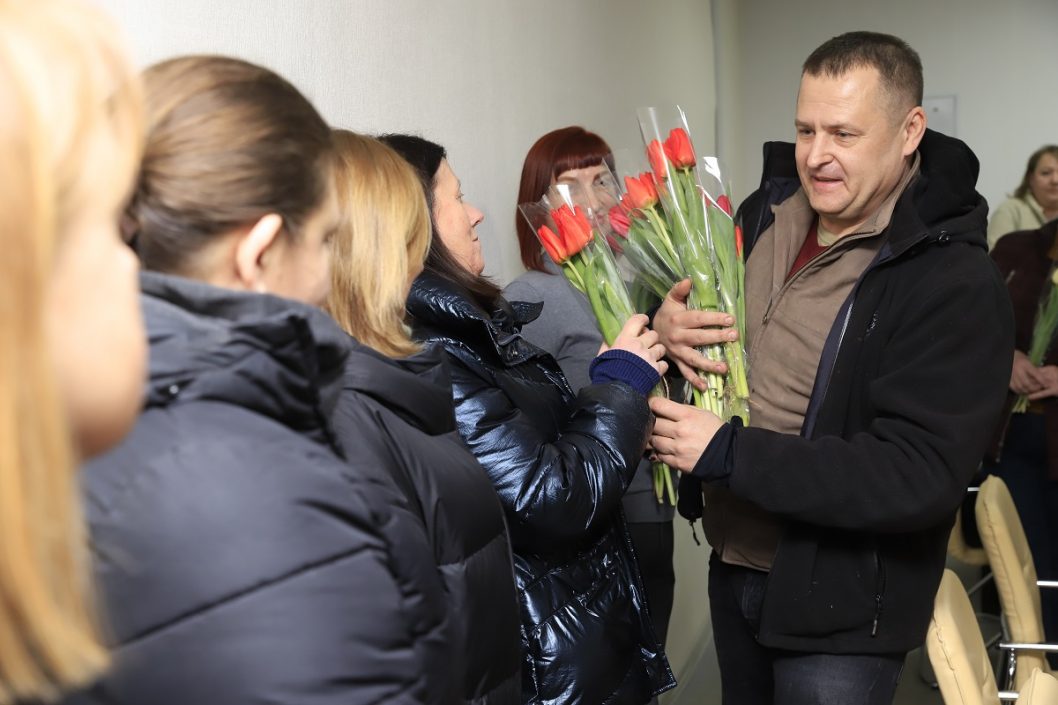 Сильные женщины независимой страны: Борис Филатов поздравил днепрянок с 8 марта - рис. 12