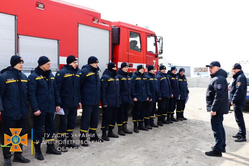 Спасатели Днепропетровщины отправились на помощь своим столичным коллегам - рис. 1