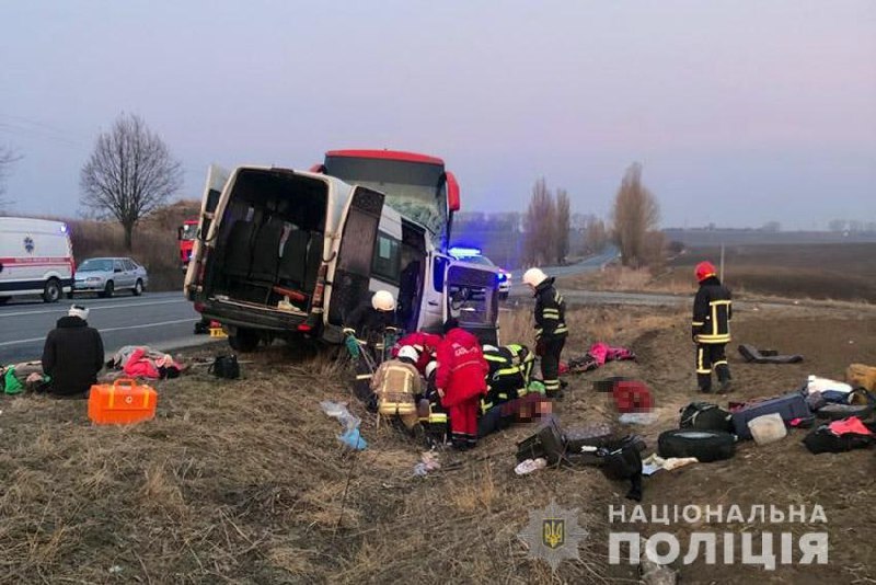 Микроавтобус с переселенцами из Днепра попал в аварию: много погибших - рис. 2