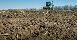 В Днепропетровской области стартовала посевная - рис. 10