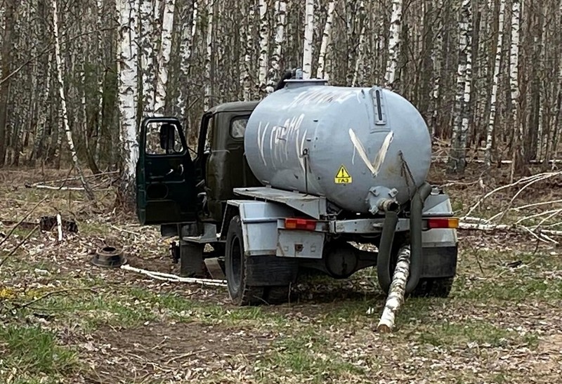 Российские оккупанты угнали ассенизатор, перепутав его с бензовозом - рис. 2