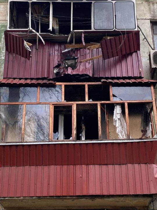 Обстрел Зеленодольска: Валентин Резниченко выставил фотографии разрушенных зданий - рис. 2