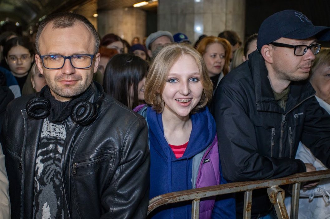 Pianoбой, «ВВ» и 95 квартал: в днепровском метро состоялся концерт «Життя переможе» - рис. 9