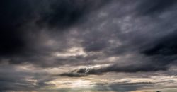 Желтый уровень опасности: в Днепр пришли дожди и шквальный ветер - рис. 15