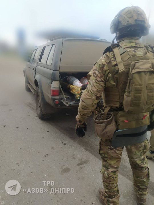 Бойцы днепровской теробороны спасли раненого мирного жителя - рис. 4