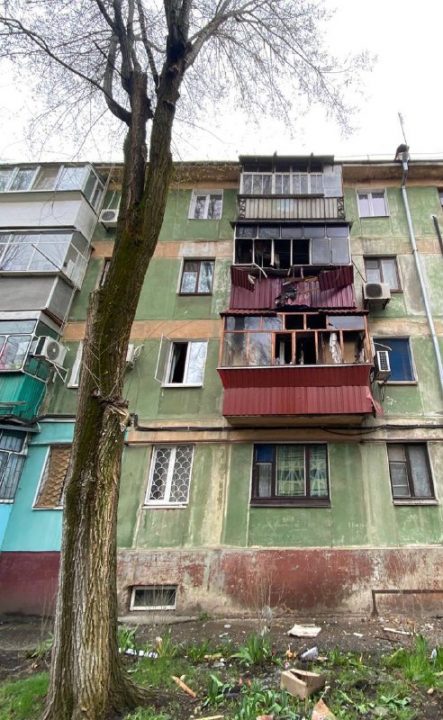 Обстрел Зеленодольска: Валентин Резниченко выставил фотографии разрушенных зданий - рис. 1