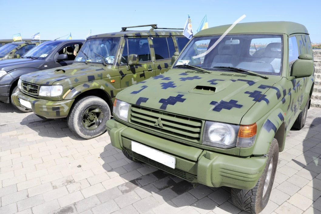 ВСУ и терробороне Днепра передали 22 маневровых автомобиля - рис. 6