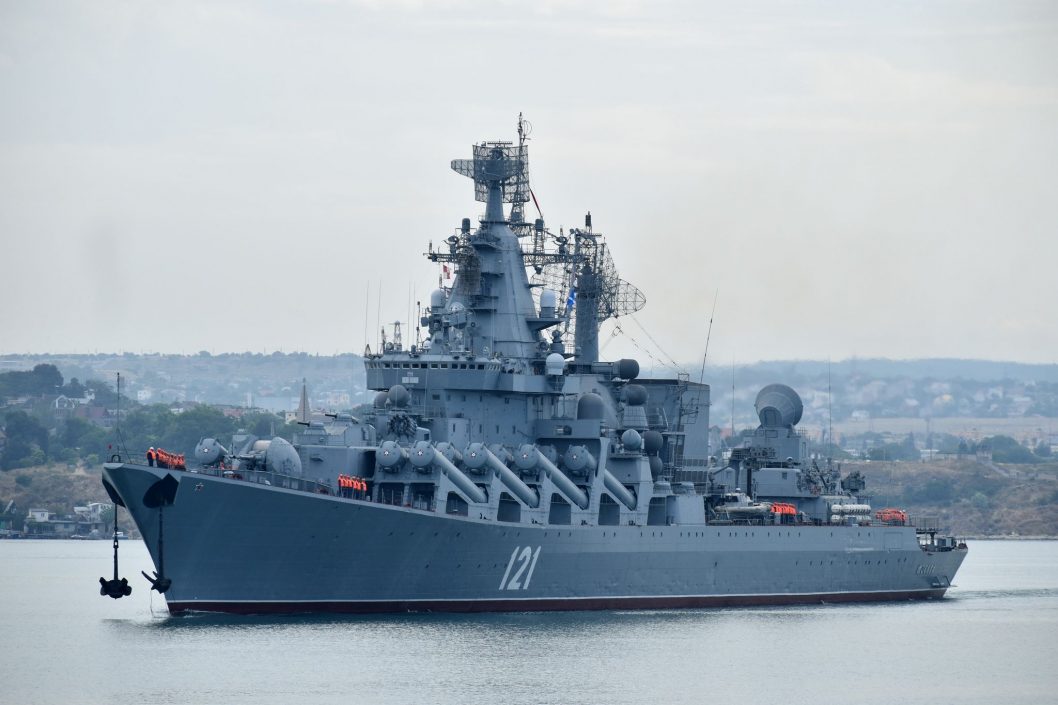 У РФ минус 16 крылатых ракет: успешный удар ВСУ по крейсеру «Москва» - рис. 2