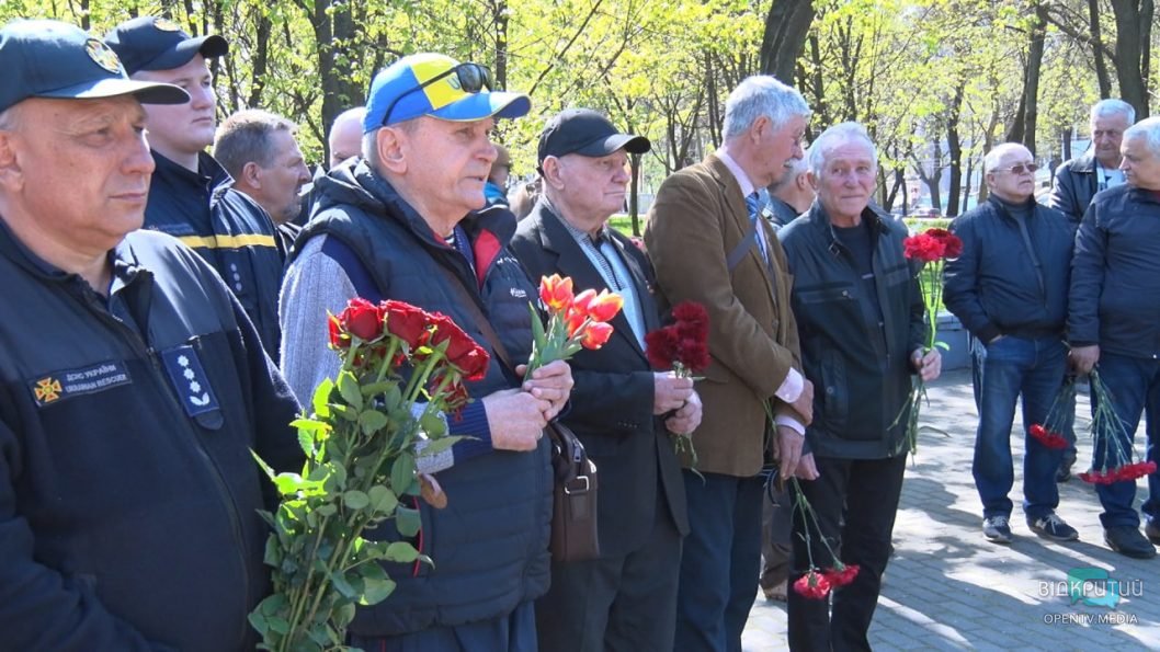 36-ая годовщина взрывов на ЧАЭС: в Днепре почтили память ликвидаторов последствий аварии - рис. 2