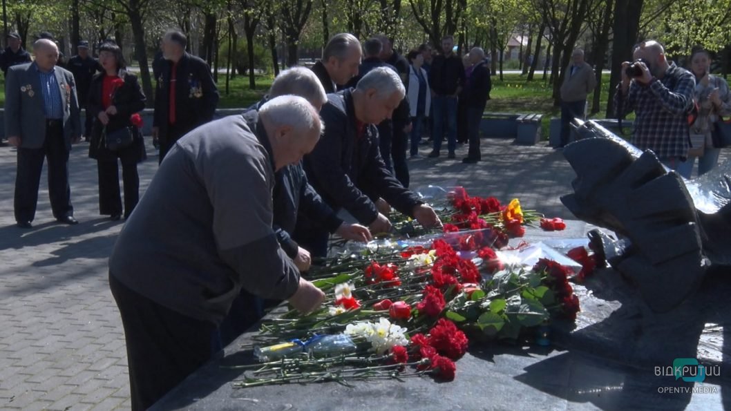 36-ая годовщина взрывов на ЧАЭС: в Днепре почтили память ликвидаторов последствий аварии - рис. 1