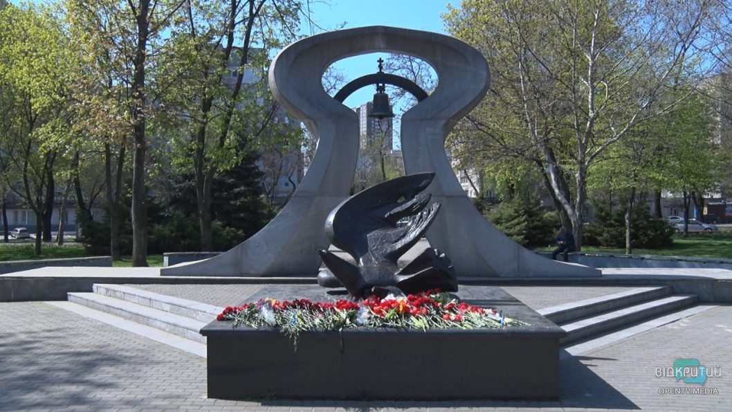 36-ая годовщина взрывов на ЧАЭС: в Днепре почтили память ликвидаторов последствий аварии - рис. 9