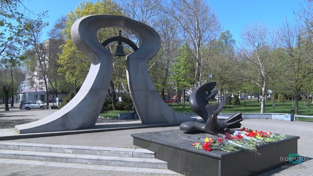 36-ая годовщина взрывов на ЧАЭС: в Днепре почтили память ликвидаторов последствий аварии - рис. 3