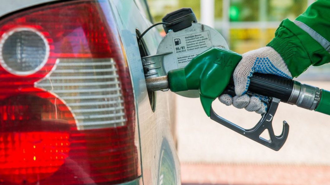 В Украине планирую вернуть акциз на топливо и НДС: какой будет стоимость бензина - рис. 1