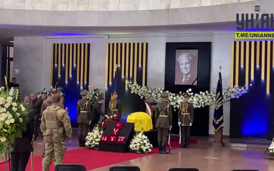 Прощание с Кравчуком: на церемонию пришли все президенты независимой Украины - рис. 1