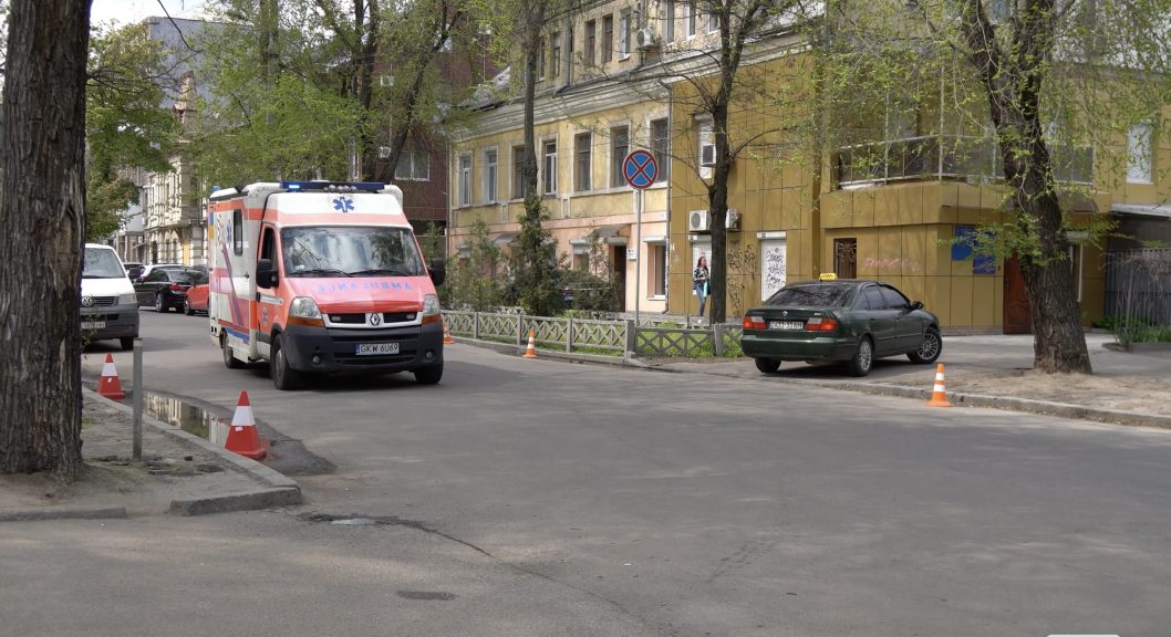 «TAPS-Україна» и Координационный штаб волонтеров Днепра передали две скорые на нужды ВСУ - рис. 1