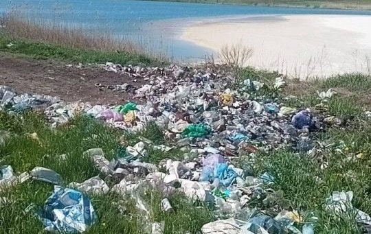 Переселенцы из Харькова очистили от мусора «Мальдивы» под Днепром - рис. 2