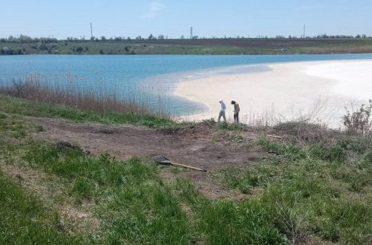 Переселенцы из Харькова очистили от мусора «Мальдивы» под Днепром - рис. 4
