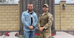 В РФ его уже трижды «хоронили»: Днепр посетил легендарный канадский снайпер - рис. 6