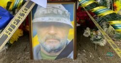 В Каменском попрощались с погибшим героем Юрием Ковбасой (Фото) - рис. 7
