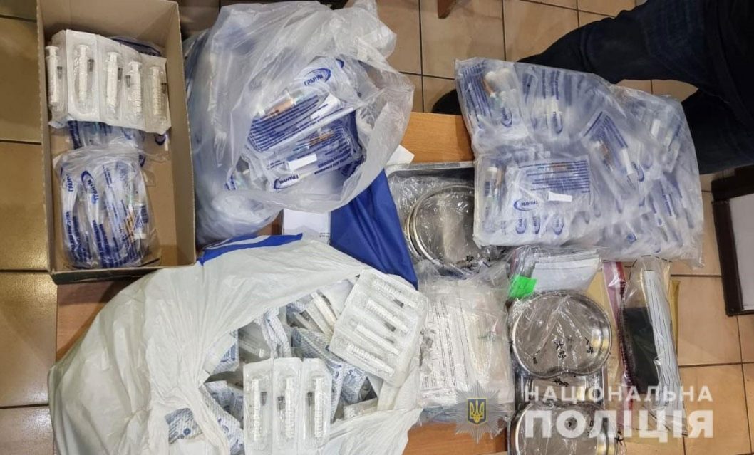 В Кривом Роге два врача продавали рецепты на покупку наркосодержащих лекарств - рис. 2