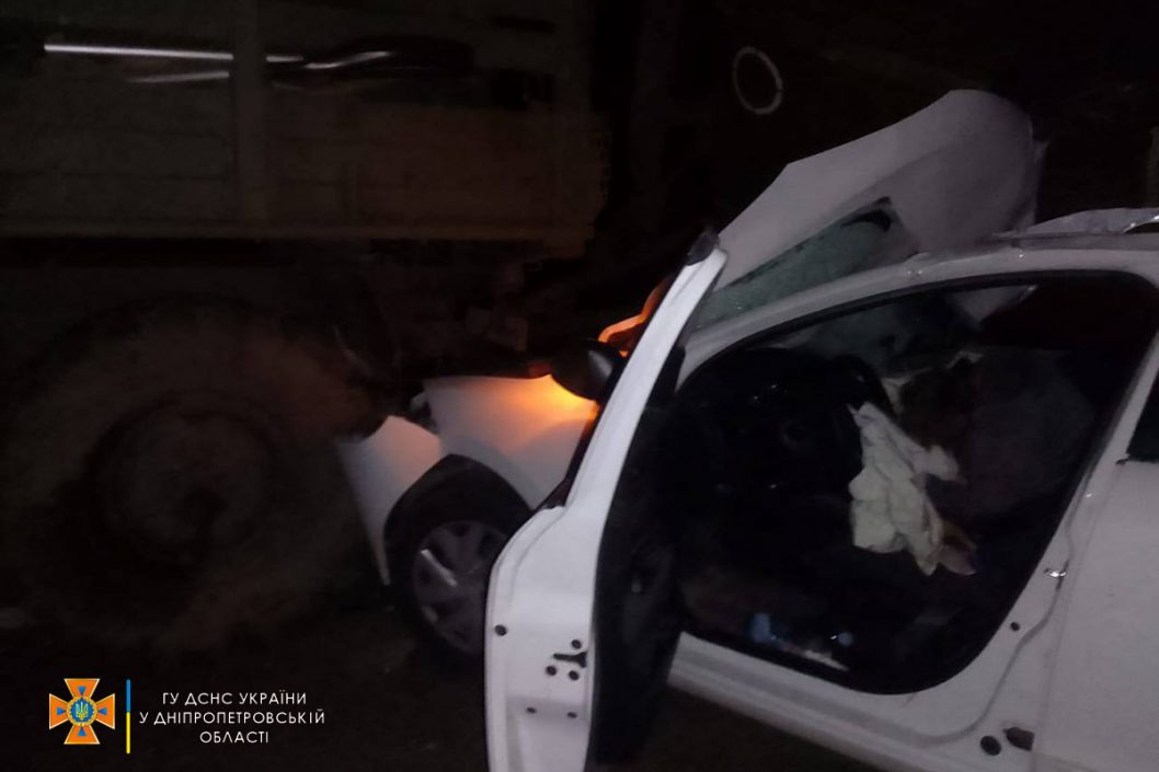 Смертельное ДТП на трассе под Днепром: погибли две женщины и ребенок - рис. 1