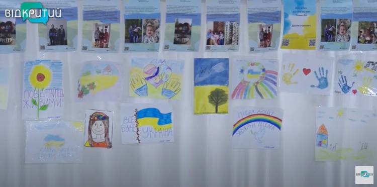 В Днепре прошли выставка детского рисунка и благотворительный концерт (Видео) - рис. 4