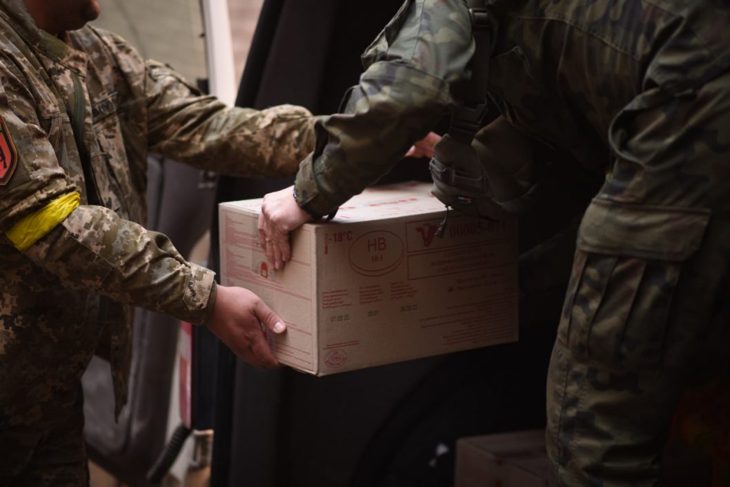 Волонтеры Днепра передали бойцам теробороны тонны гуманитарной помощи (Фото) - рис. 2