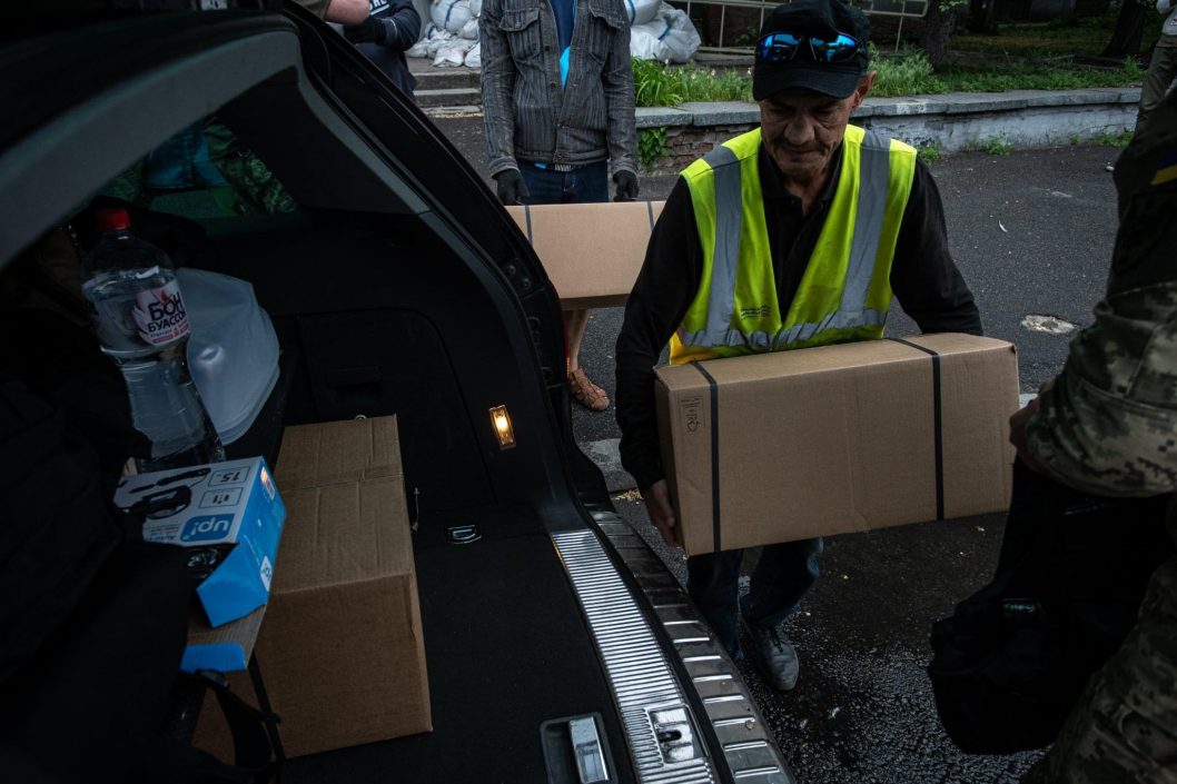Волонтеры Днепра передали бойцам теробороны тонны гуманитарной помощи (Фото) - рис. 3