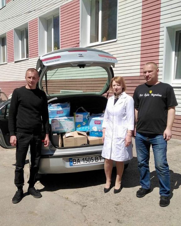 Волонтеры Днепра доставили из Германии медицинские кровати (Фото) - рис. 2